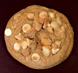 Macadamia White Chip Cookie